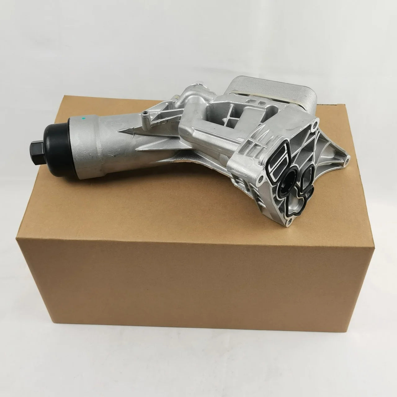 Aluminum 11428596283 Engine Oil Filter Aluminium for BMW B48 G38 G12 G08 Auto Parts Oil Cooler for MAHLE