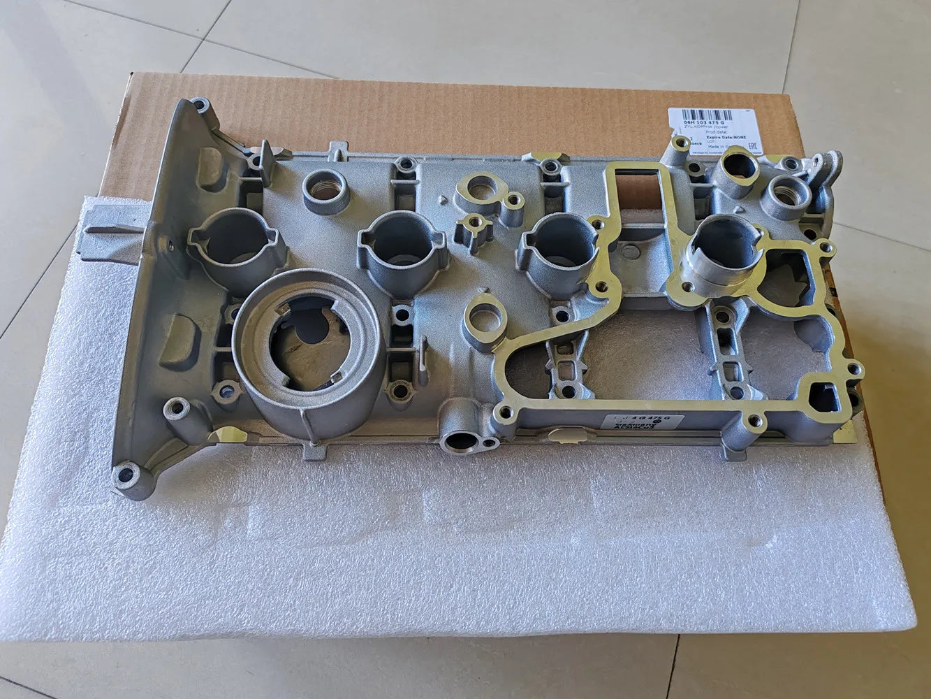 06H103475G, 06J103475F, 06H103064AB, 06H103063F, 06H103063P, 06H103063K Genuine Cylinder Head Valve Cover For Audi VW 1.8T 2.0T