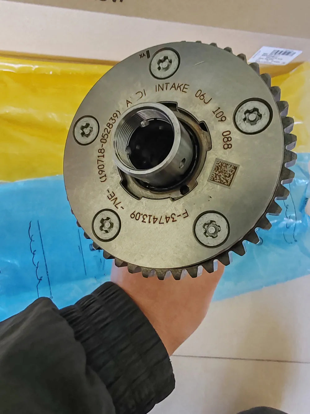 Brand NEW Genuine OEM Intake Camshaft Timing Gear Assembly 06H109021J / 06H109021K For Vw Jetta Gli Audi A5 A4 Skoda 2.0 T 1.8t