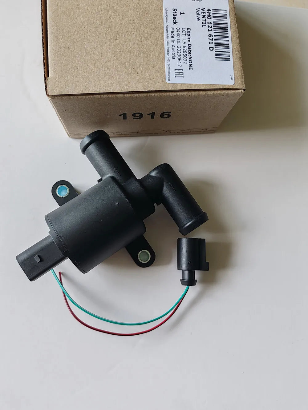 Genuine New 4H0 121 671 D Heater Control Water Valve for Audi A6 Q7 VW GTI Tiguan Golf Skoda Seat 1.8T 2.0T 4H0121671D 4H0121671