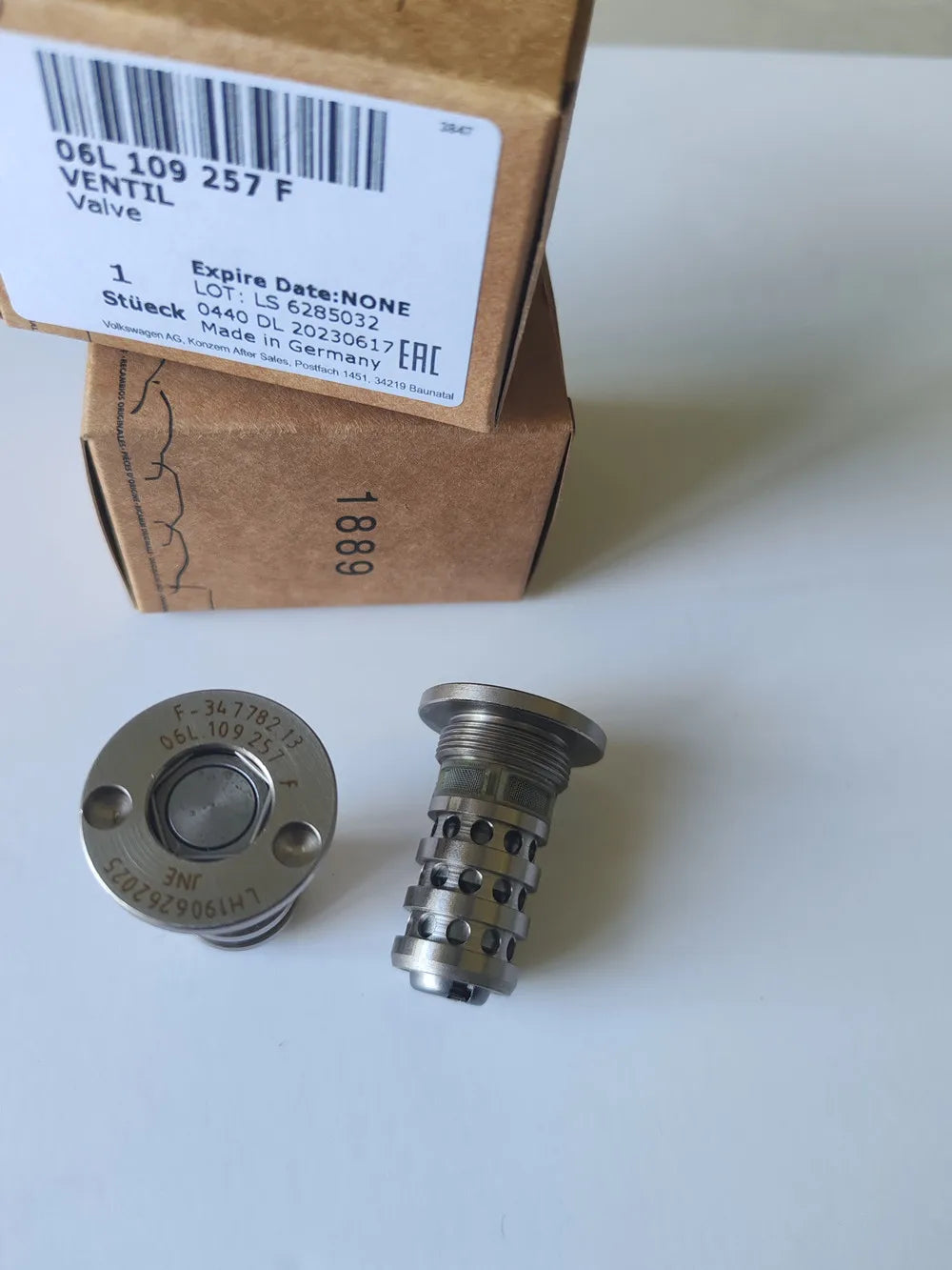 OEM M21 06L109257F 427003710 Engine Camshaft Adjuster Valve Fit For VW Beetle Golf AUDI A3 A4 Skoda Seat EA888 MK3 1.8/2.0TFSI