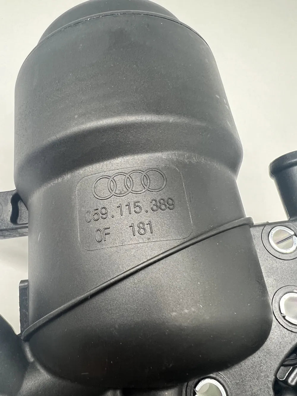 Made In Germany OEM 059115389P 059115389K 059115389G 059115389H Oil Filter with Flange for Audi and Volkswagen 3.0L TDI V6