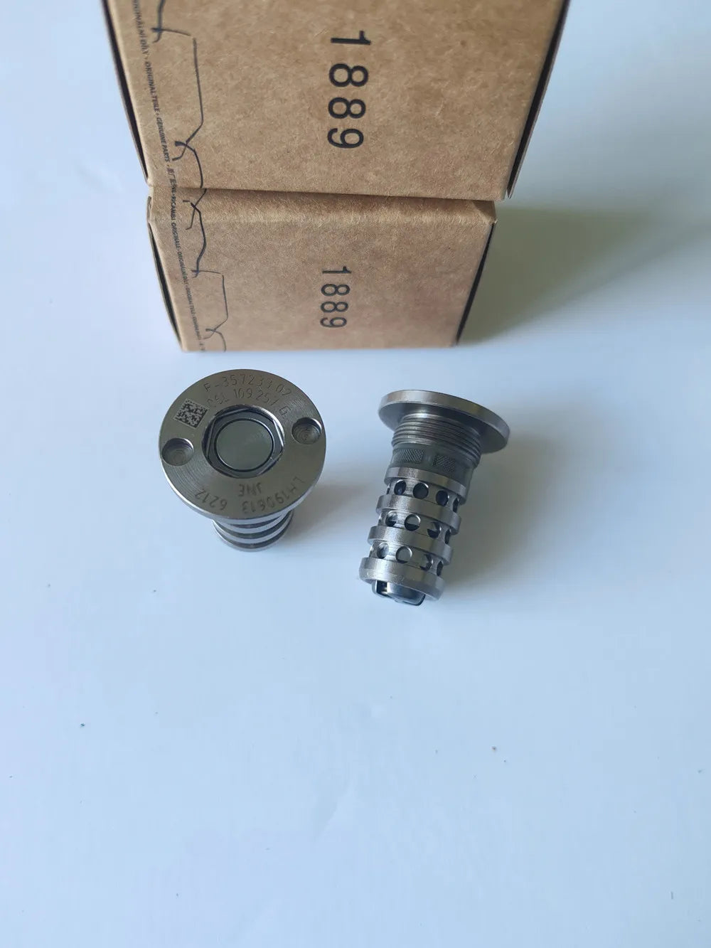 Genuine New Camshaft Control Valve 06K109257B 06J109257L 06L109257D 06L109257G M20 For AUDI A4 Q3 Q5 VW Jetta Golf 2.0T 1.8T