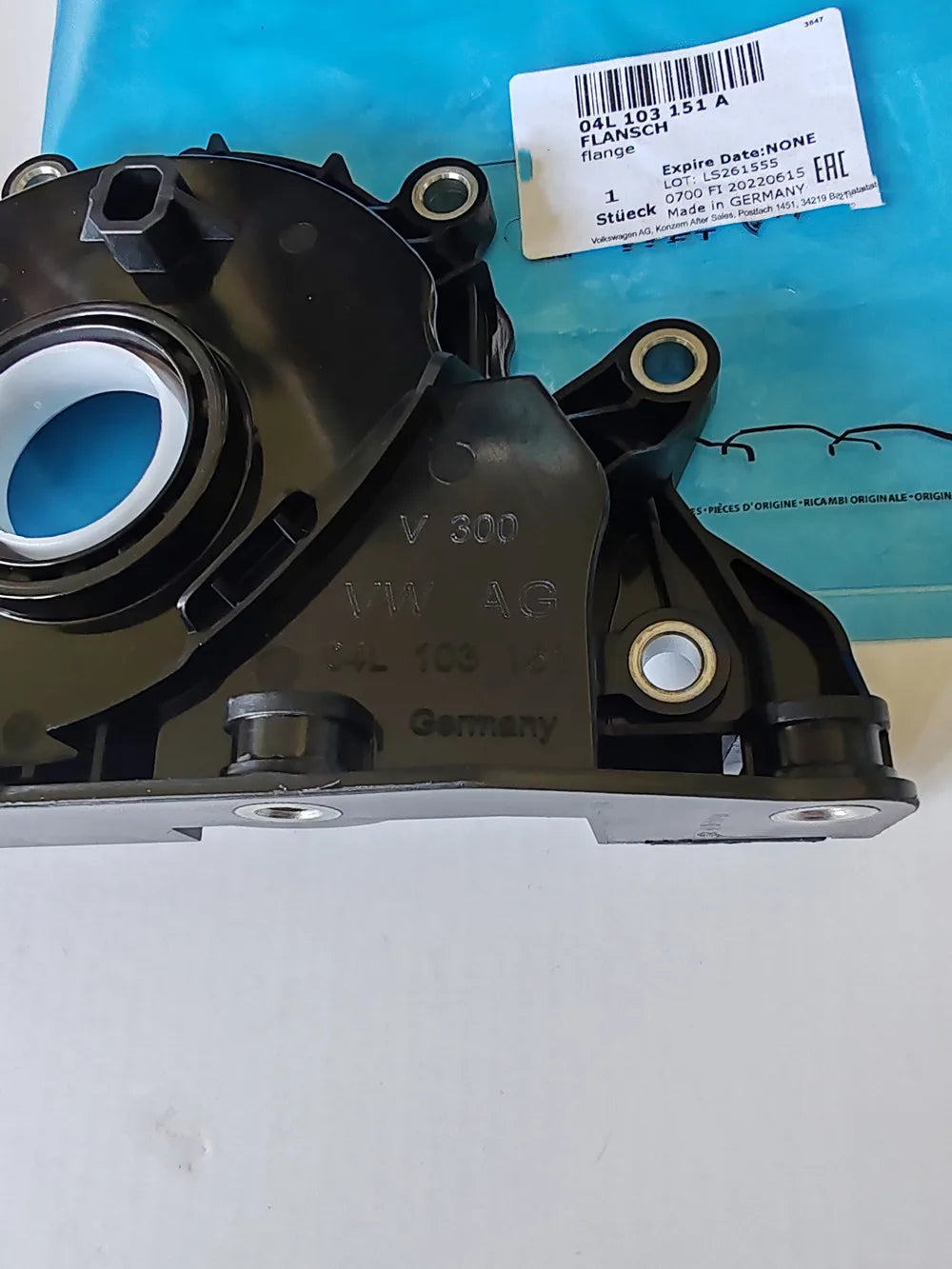 Genuine OEM 04L103151 04L103151A 4L103151 4L103151A Crankshaft sealing ring with flange for Audi seat SKODA VW 1.6 tdi 2.0 Tdi