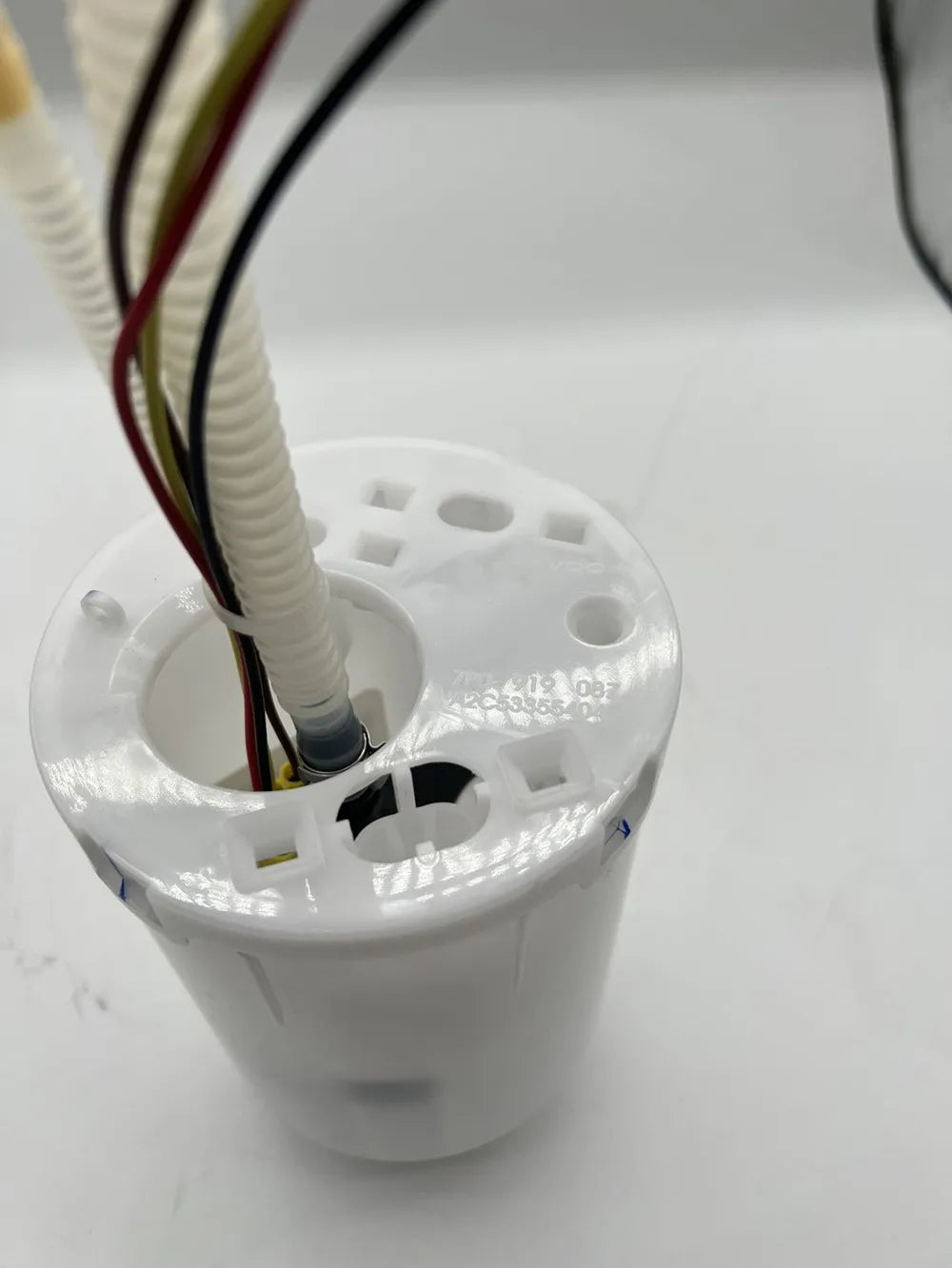 Brand NEW OEM Fuel Pump Assembly 7P0919087 for Porsche Cayenne 2011-2018 Volkswagen Touareg 2011-2017 V6 3.0L, V6 3.6L, V8 4.8L