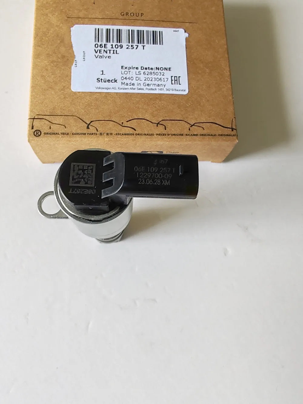 Genuine NEW OEM 06E109257T Variable Valve Timing (VVT) Solenoid For Audi A7 A8 Q5 Q7 RS3 RS7