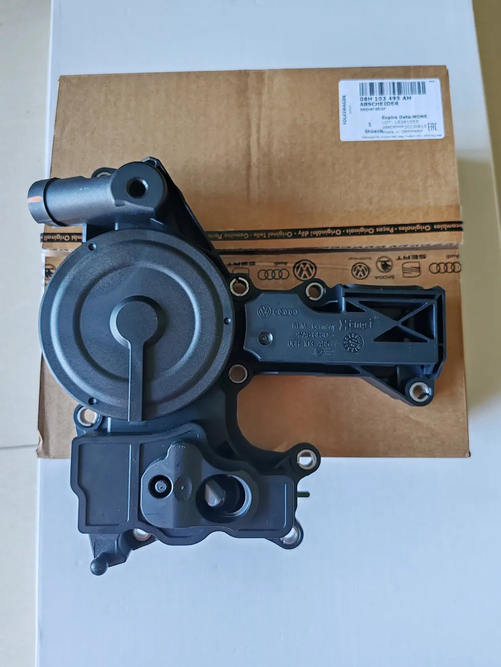 06H103495E, 06H103495A, 06H103495AC, 06H103495AB Engine Oil Separator PCV Valve 06H103495AH OEM for Audi Q3 A4 Q5 VW Tiguan 2.0L