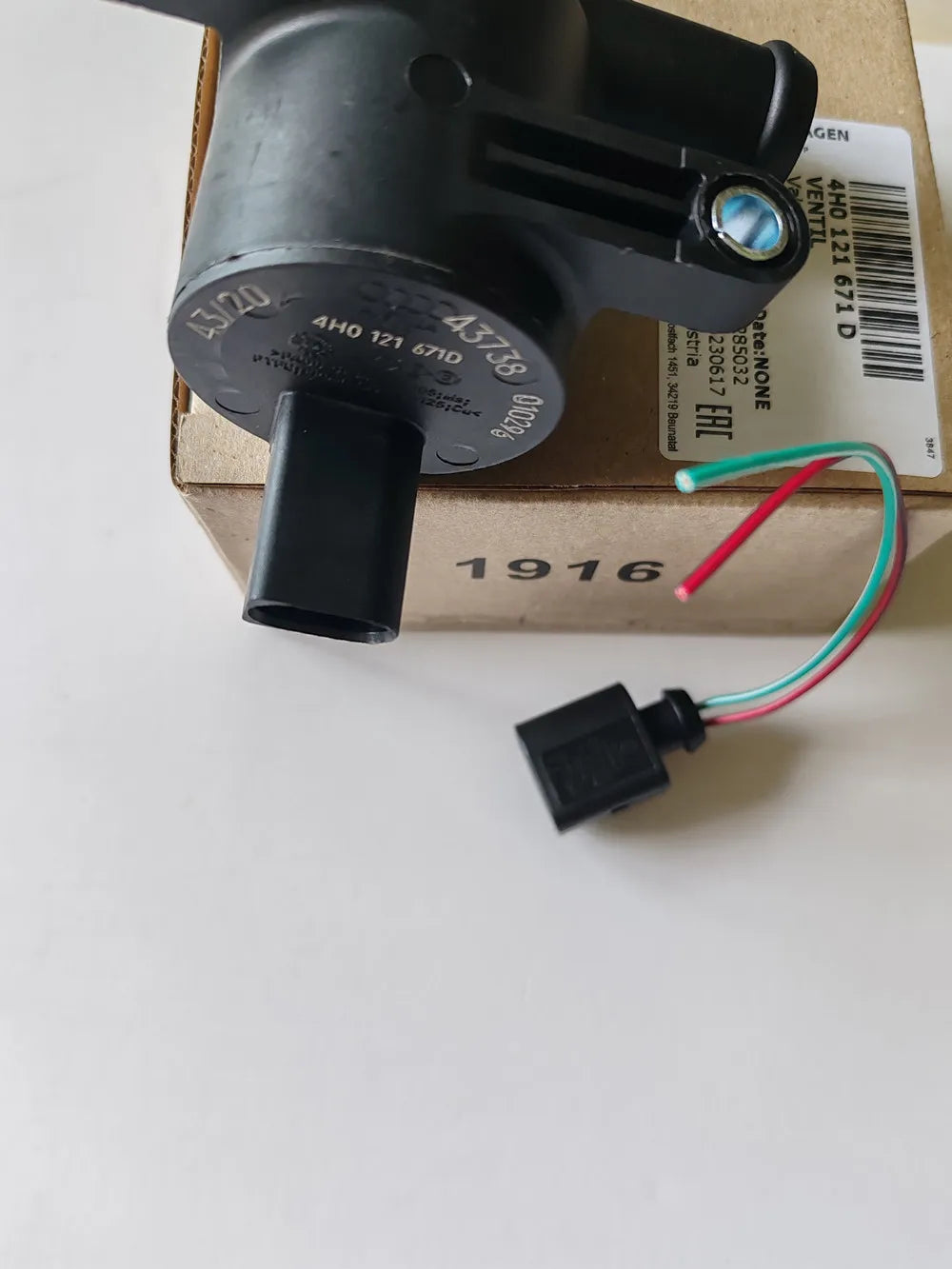 Genuine New 4H0 121 671 D Heater Control Water Valve for Audi A6 Q7 VW GTI Tiguan Golf Skoda Seat 1.8T 2.0T 4H0121671D 4H0121671