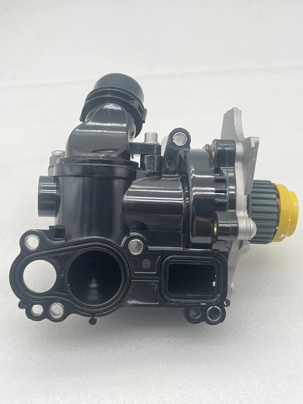 OEM Metal Water Pump Thermostat Assembly for Audi A4 Q3 Q5 VW Passat GTI Tiguan Jetta MK5 MK6 1.8 2.0 CCZ CDN