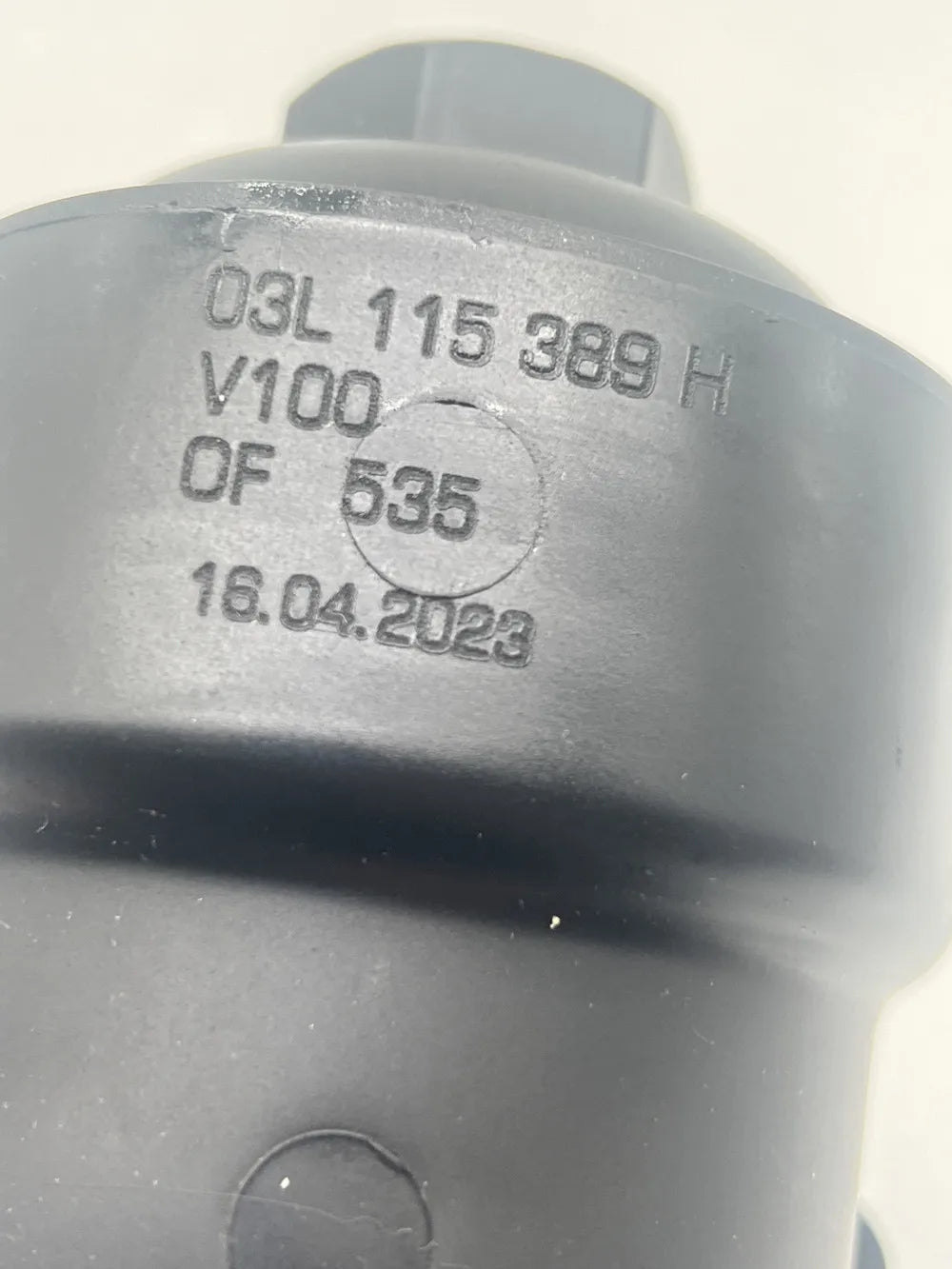 Genuine New 03L115389C 03L115389G 03L115389H Oil Filter w/ cooler housing for Volkswagen Passat 1.6 TDI 2.0 TDi 2012 2013 2014
