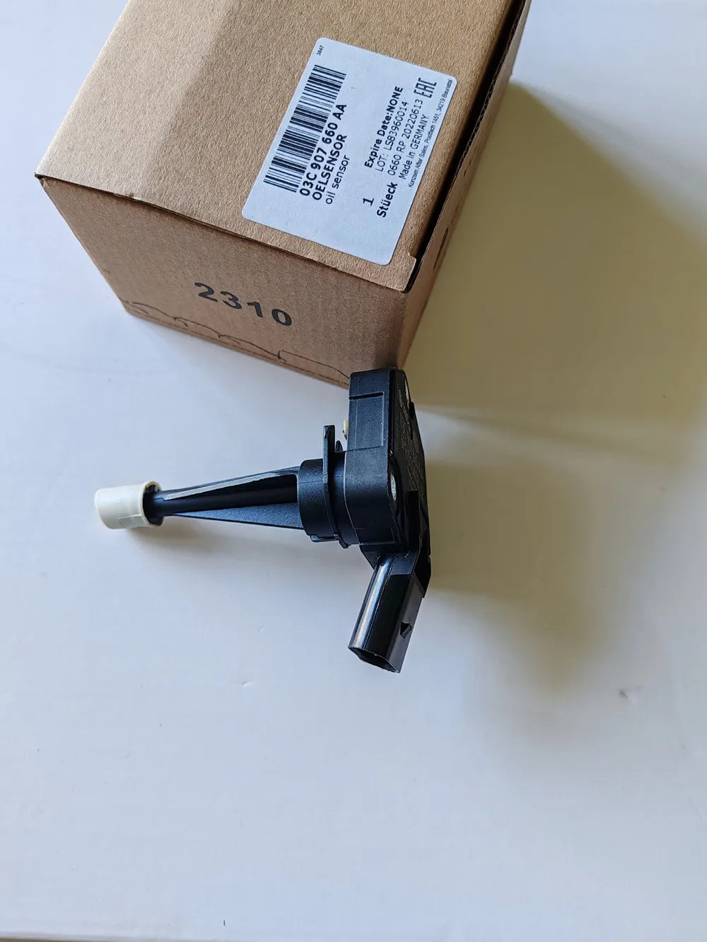 NEW GENUINE OEM 03C907660Q 03C907660A Engine Oil Level Sensor for Volkswagen Audi A4 B8 c7 a6