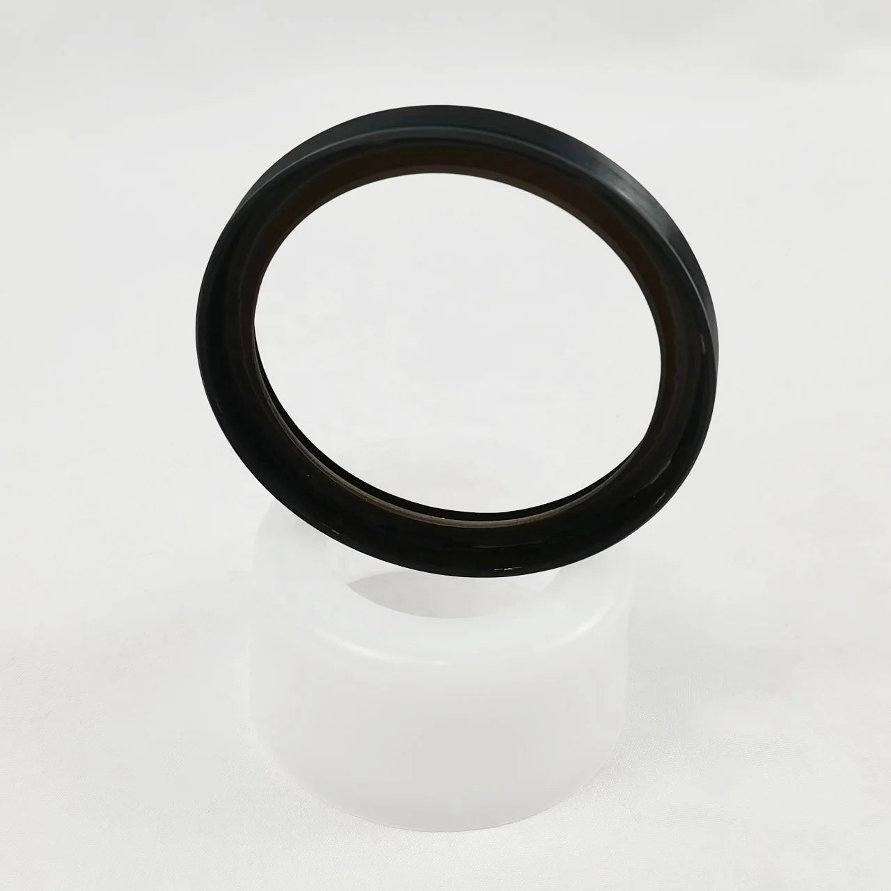 New Front Crankshaft Oil Seal 11118618864 N54 F02 F18 F35 E70 E71 F15 X5 for BMW