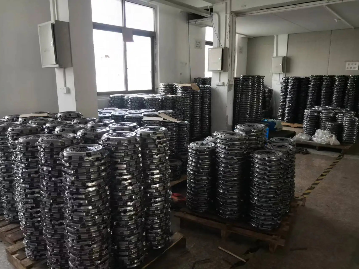 Original china car High Quality other auto parts clutch disc plate for BYD F3 LK-1601100-C1