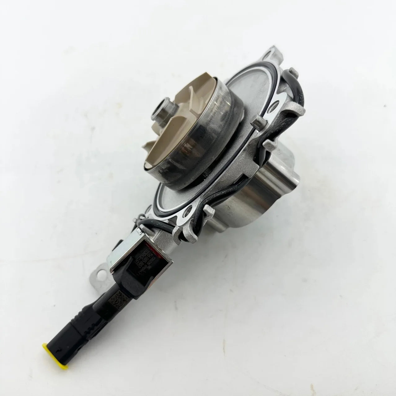 Durable LR115260 LR140742 JDE40023 JED40404 LR133645 Water Pump for Land Rover Vehicles