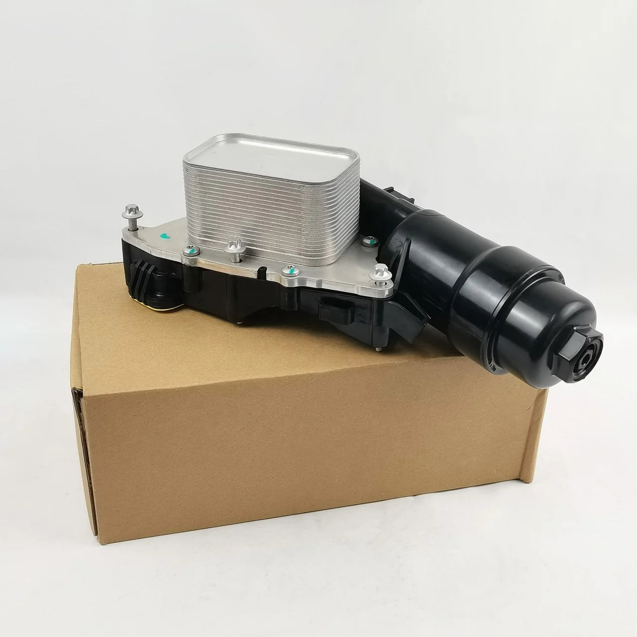 Auto Engine System 11428585235 Oil Cooler for BMW B38 B48 F49 F45 F52 for MAHLE Cooler Oil Filter