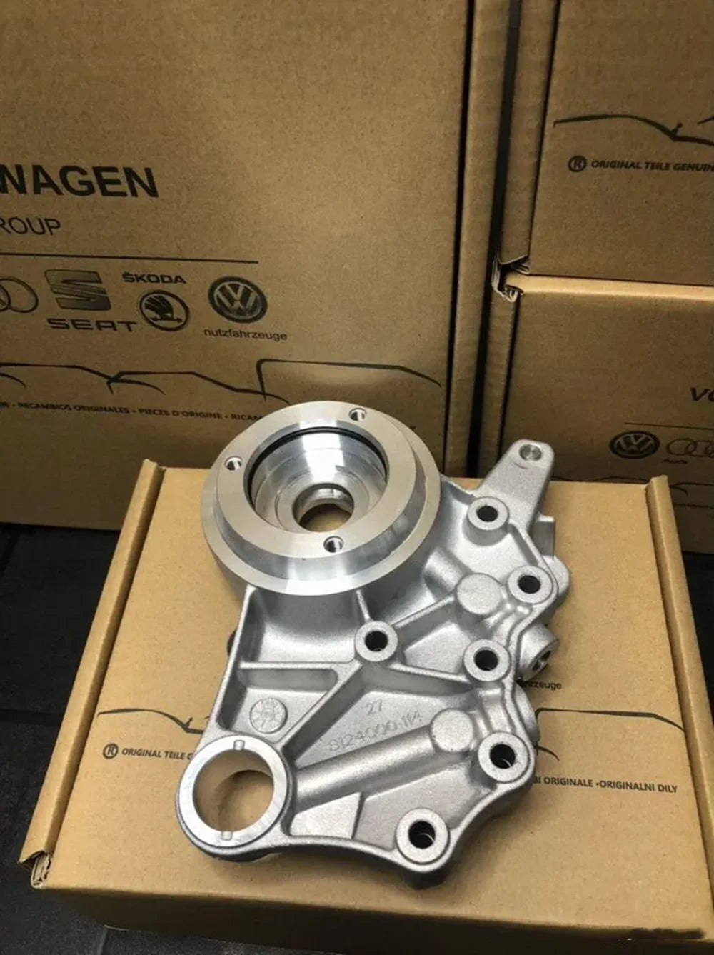 06J103166A 06H103166F 06H103166K OEM Fit For VW CC Golf Audi A4 1.8 2.0T Camshaft Bridge Mount Cam Bearing Bracket 06H103144J