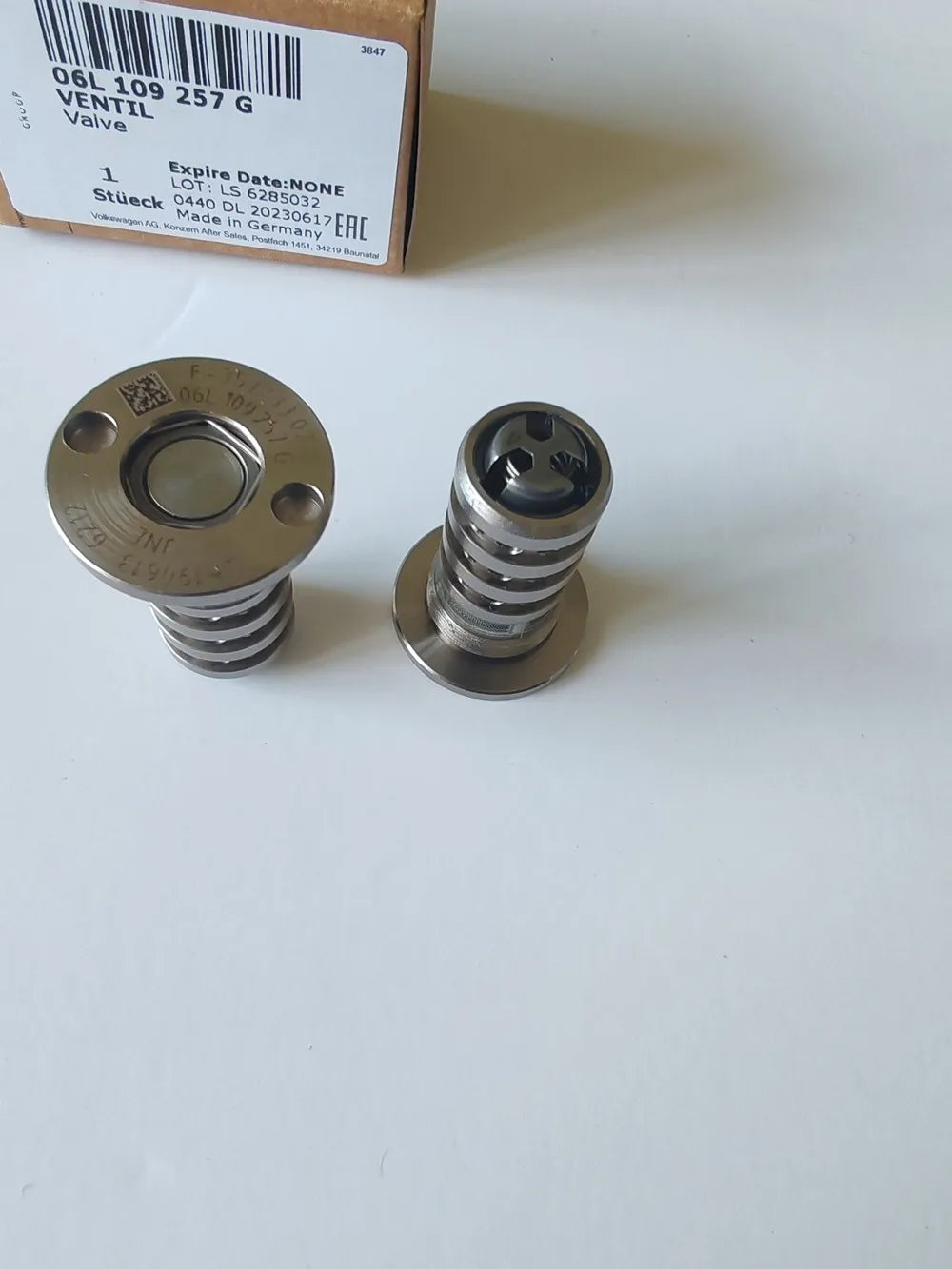 Genuine New Camshaft Control Valve 06K109257B 06J109257L 06L109257D 06L109257G M20 For AUDI A4 Q3 Q5 VW Jetta Golf 2.0T 1.8T