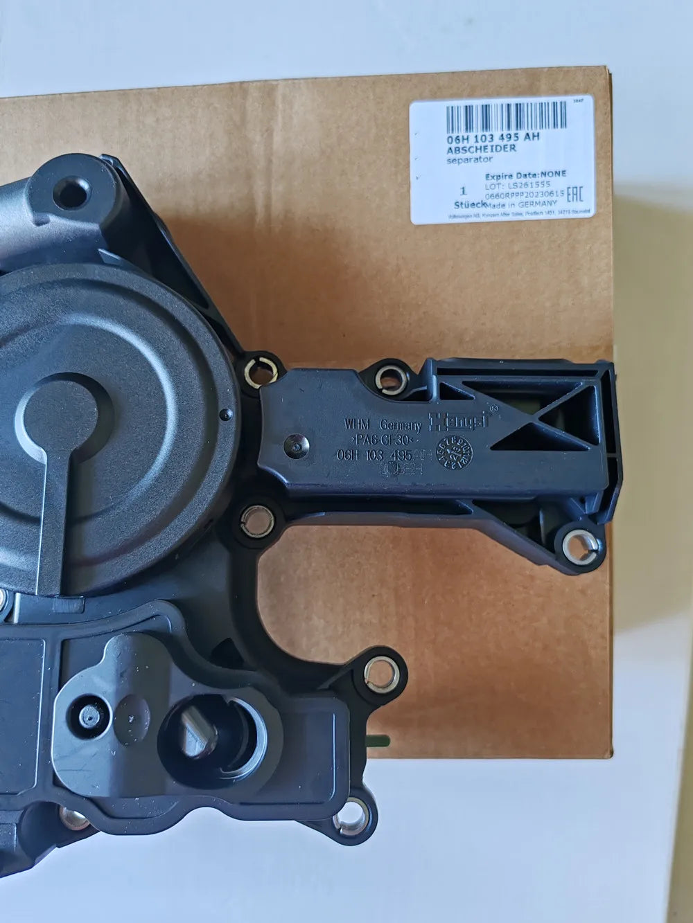 06H103495E, 06H103495A, 06H103495AC, 06H103495AB Engine Oil Separator PCV Valve 06H103495AH OEM for Audi Q3 A4 Q5 VW Tiguan 2.0L