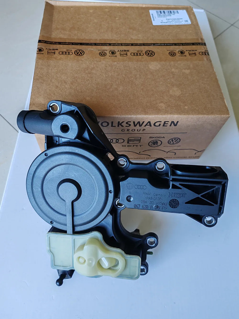 Genuine New Upgraded Version Oil Separator PCV Valve 06H103495AJ 06H103495AD oem for Audi VW 1.8T 2.0T 06H103495H 06h103495aj