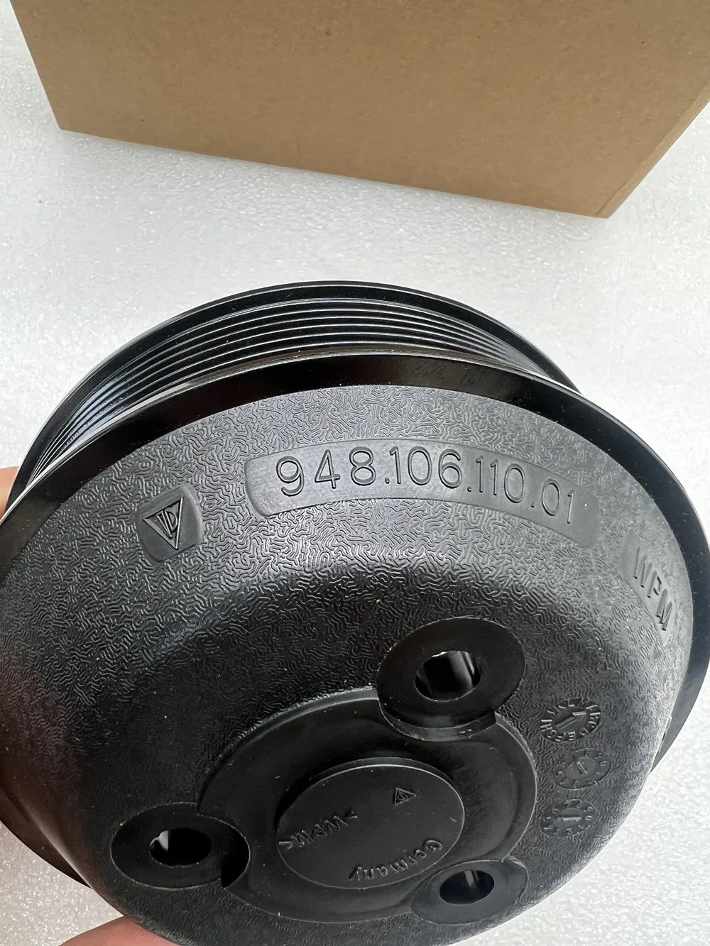 NEW Genuine OEM Coolant / Water PUMP Pulley 94810611000 / 94810609101 / 94810609100 For PORSCHE PANAMERA Cayenne 4.8L 2008-2016