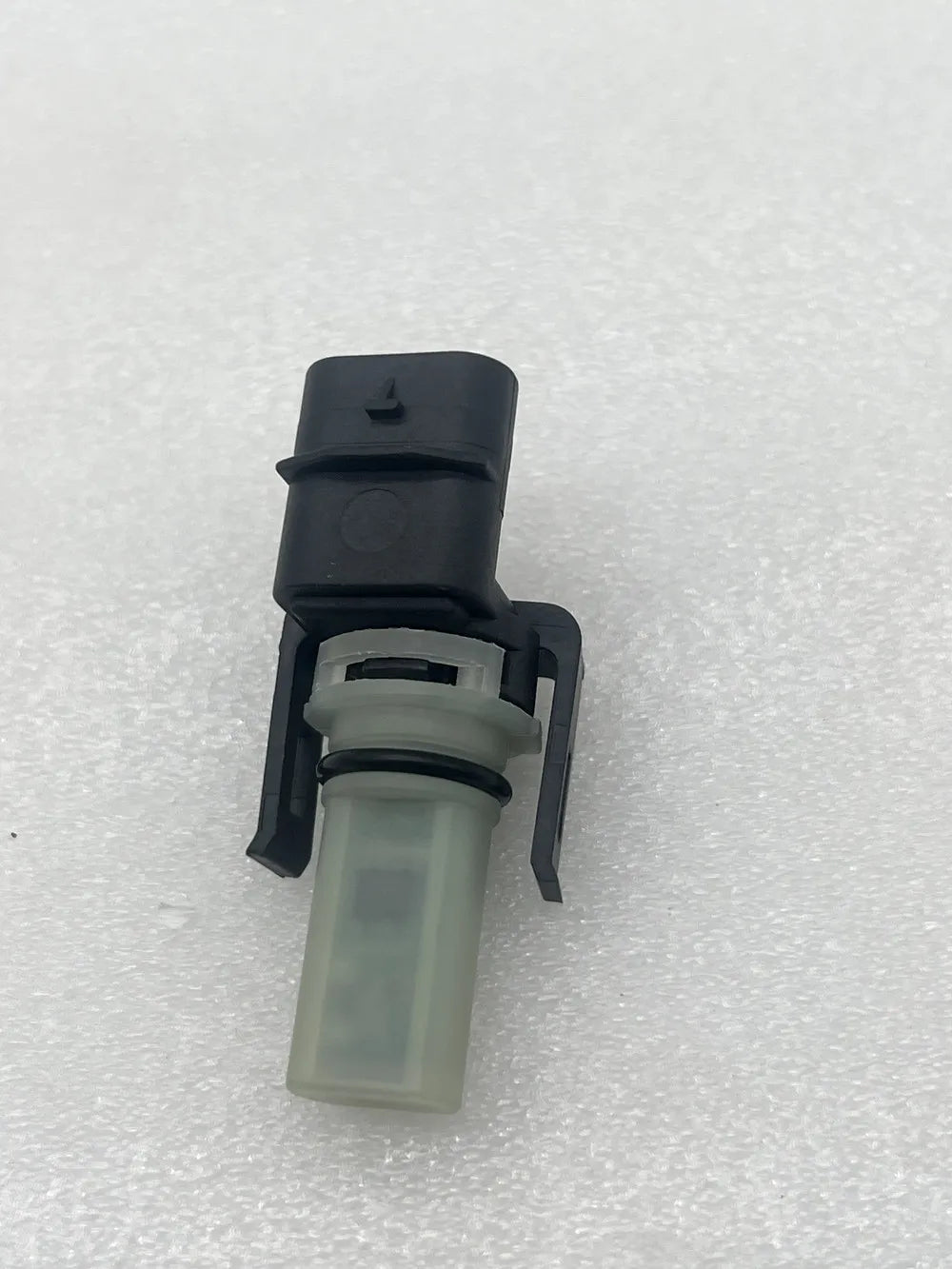 Genuine OEM 06K907386D / 06K907386B / 06K907386E Air Intake Charge Temperature Sensor Fits for Audi Volkswagen A3 A4 2014-2019
