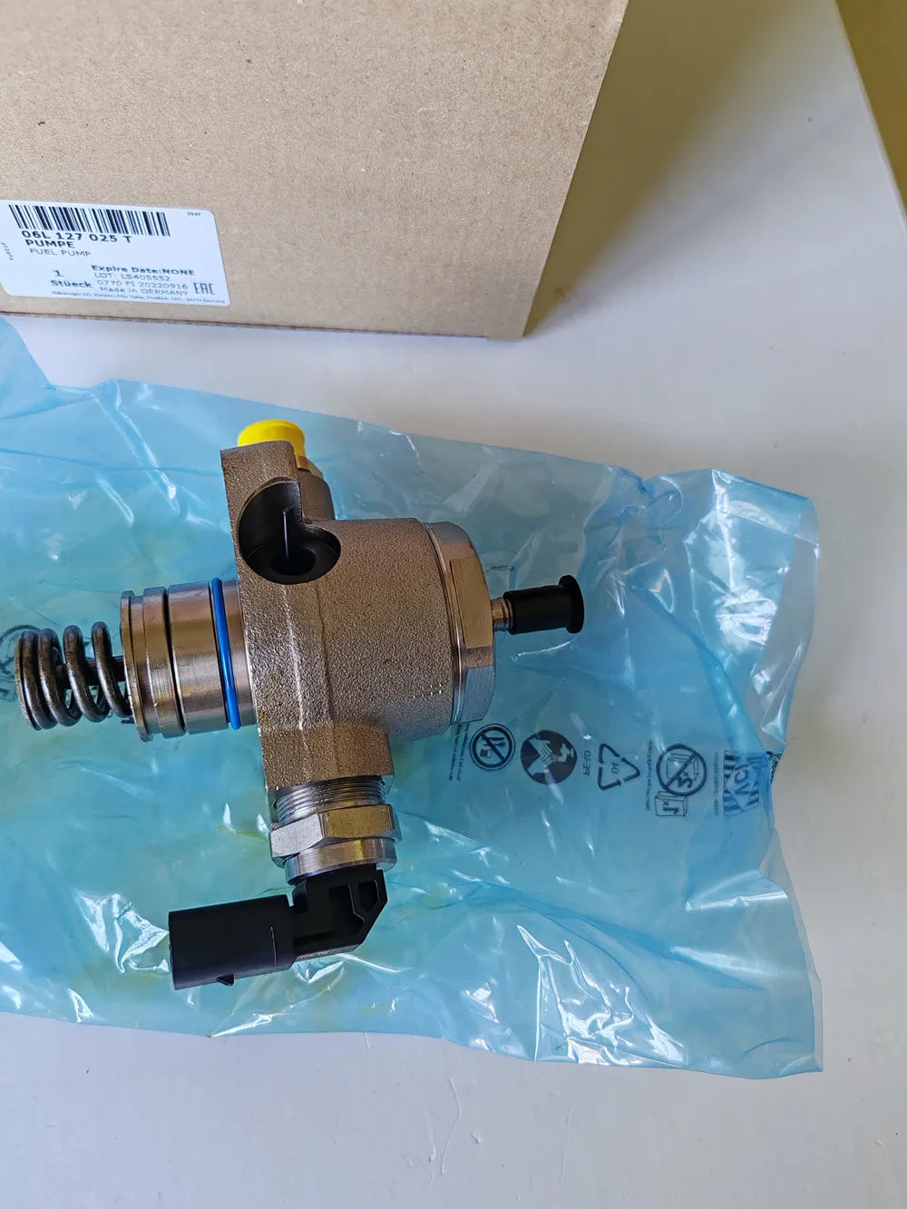 Genuine 06L 127 025 T / 06L127025T High Pressure Fuel Pump For VW GTI MK7 AUDI A3 A4 S3 Q5 8V 2.0T CHHB CULC CNCD CNTC CXCB CXDA