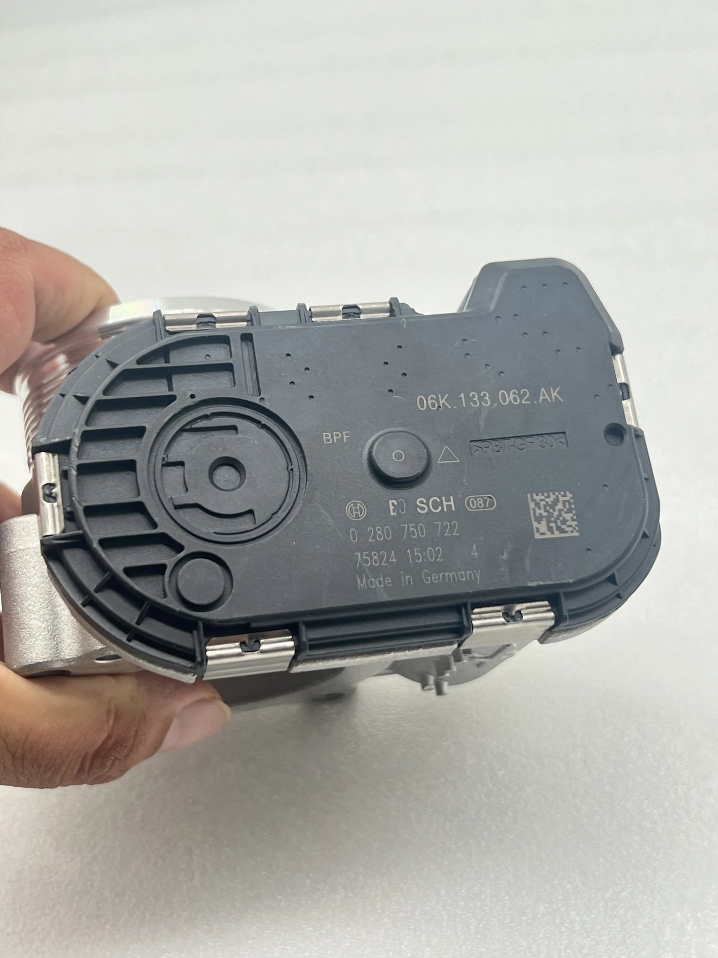 Made In Germany OEM NEW Throttle valve 06K133062M / 06K133062J / 06K133062AK For 2018 - 2021 AUDI 2019-2023 VW ARTEON 2.0L