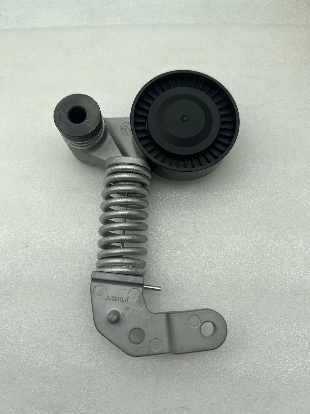 2 Years Warranty Made In Germany GENUINE NEW OEM ACCESSORY DRIVE BELT TENSIONER FOR AUDI A8 S6 S7 4.0T 079903133BG